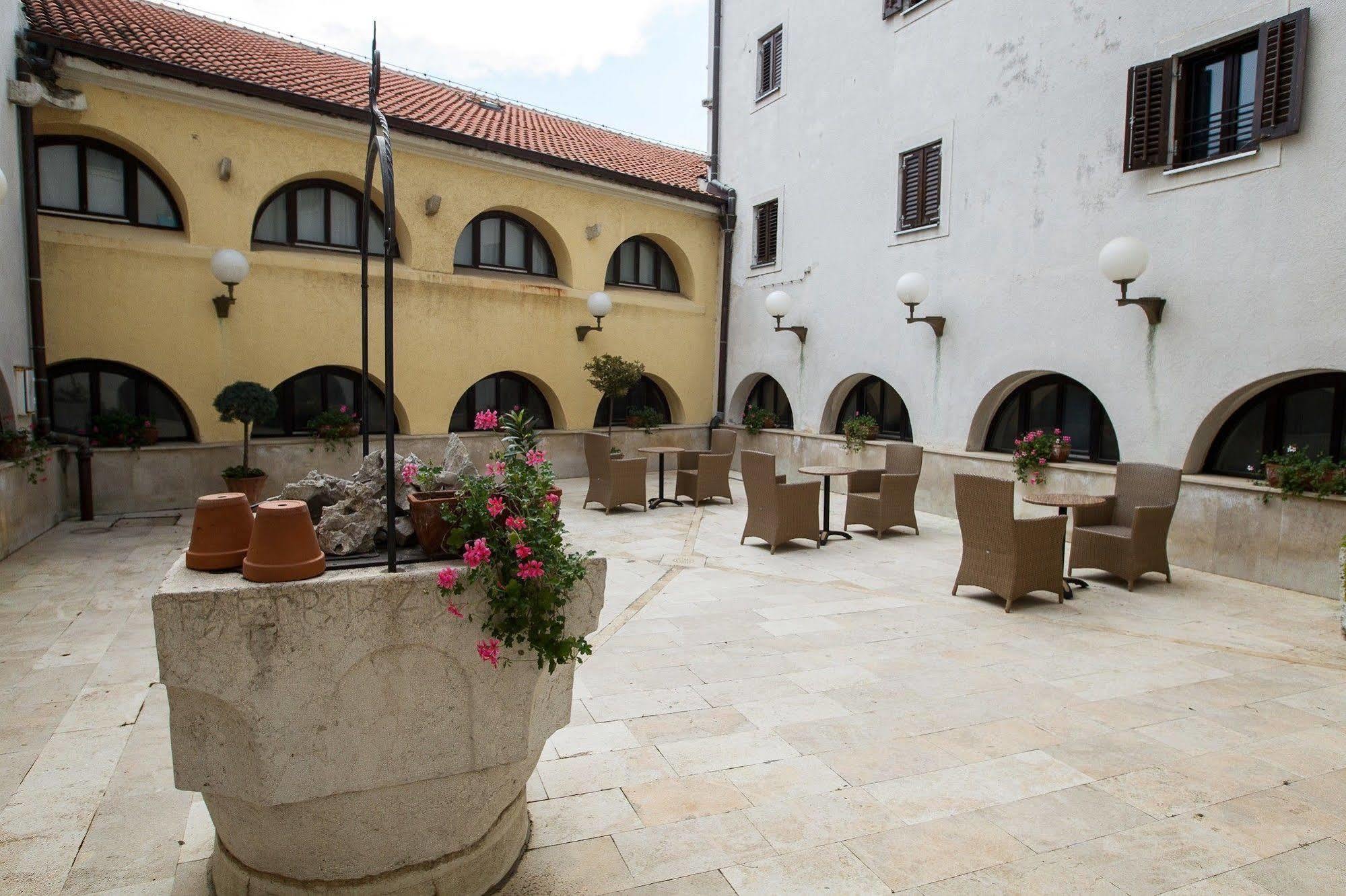 Hotel Kastel 크리크베니카 외부 사진
